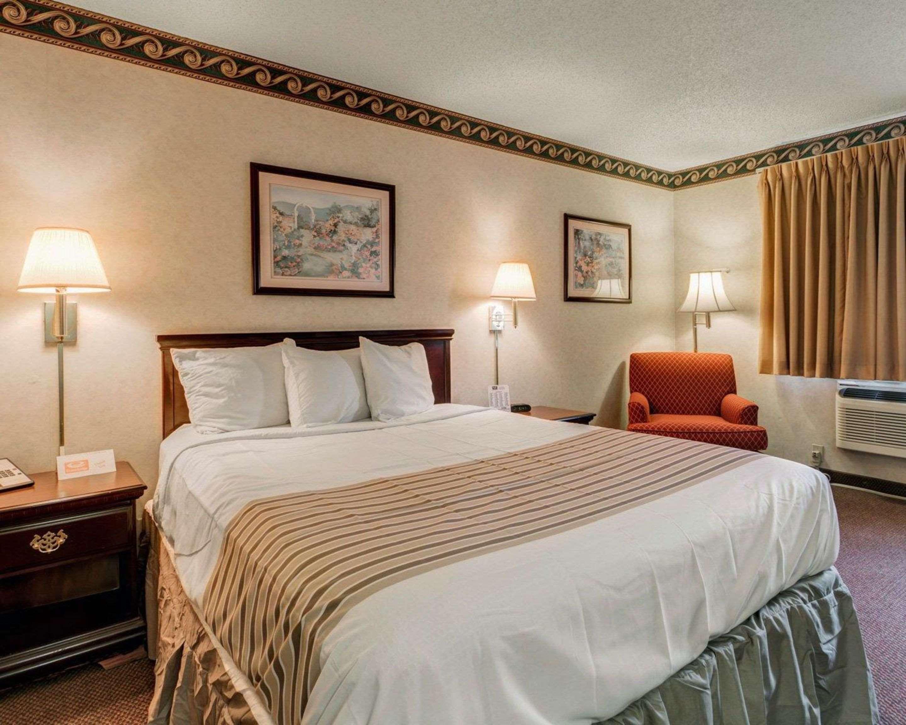 Econo Lodge Inn & Suites El Paso Exterior photo
