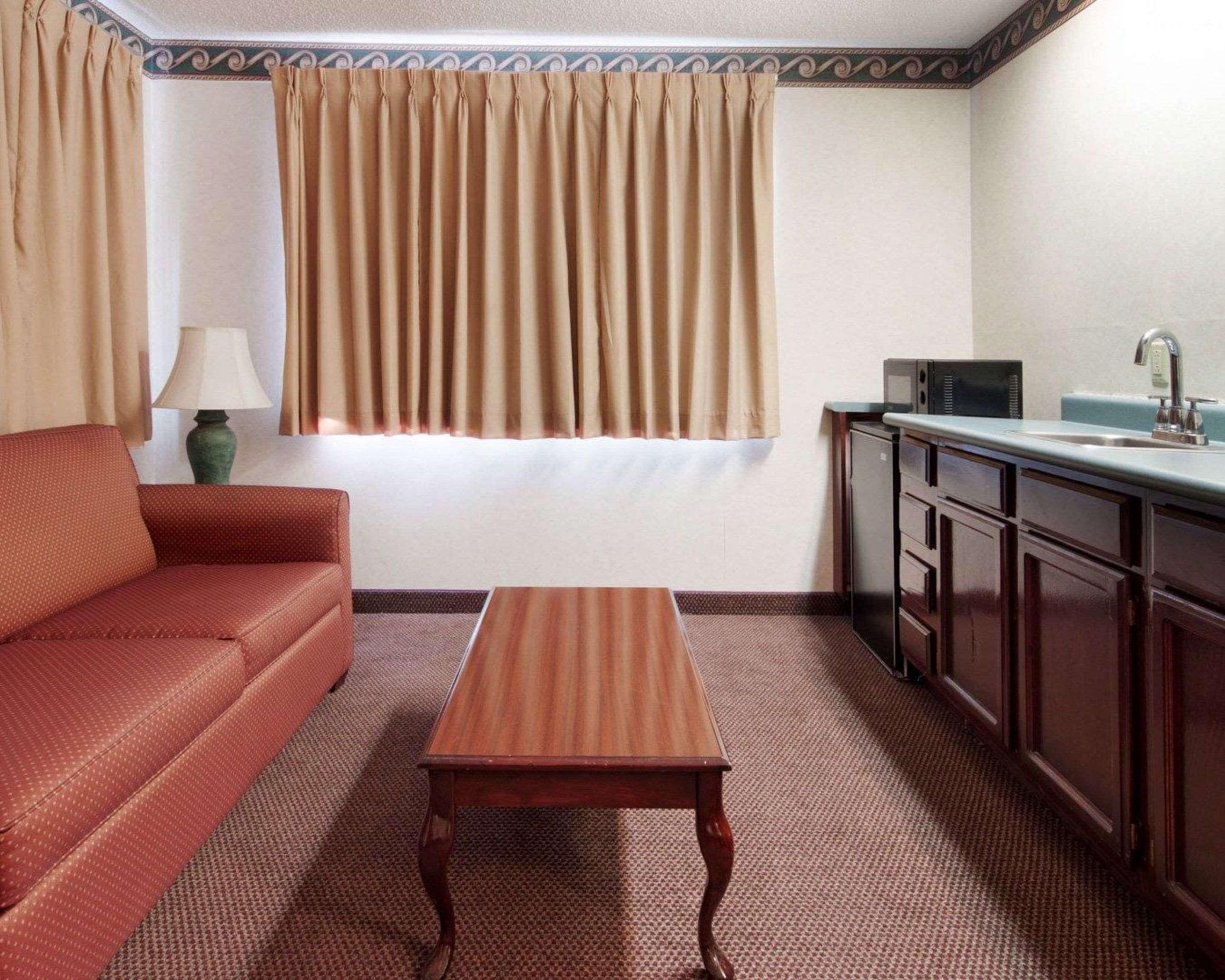 Econo Lodge Inn & Suites El Paso Exterior photo