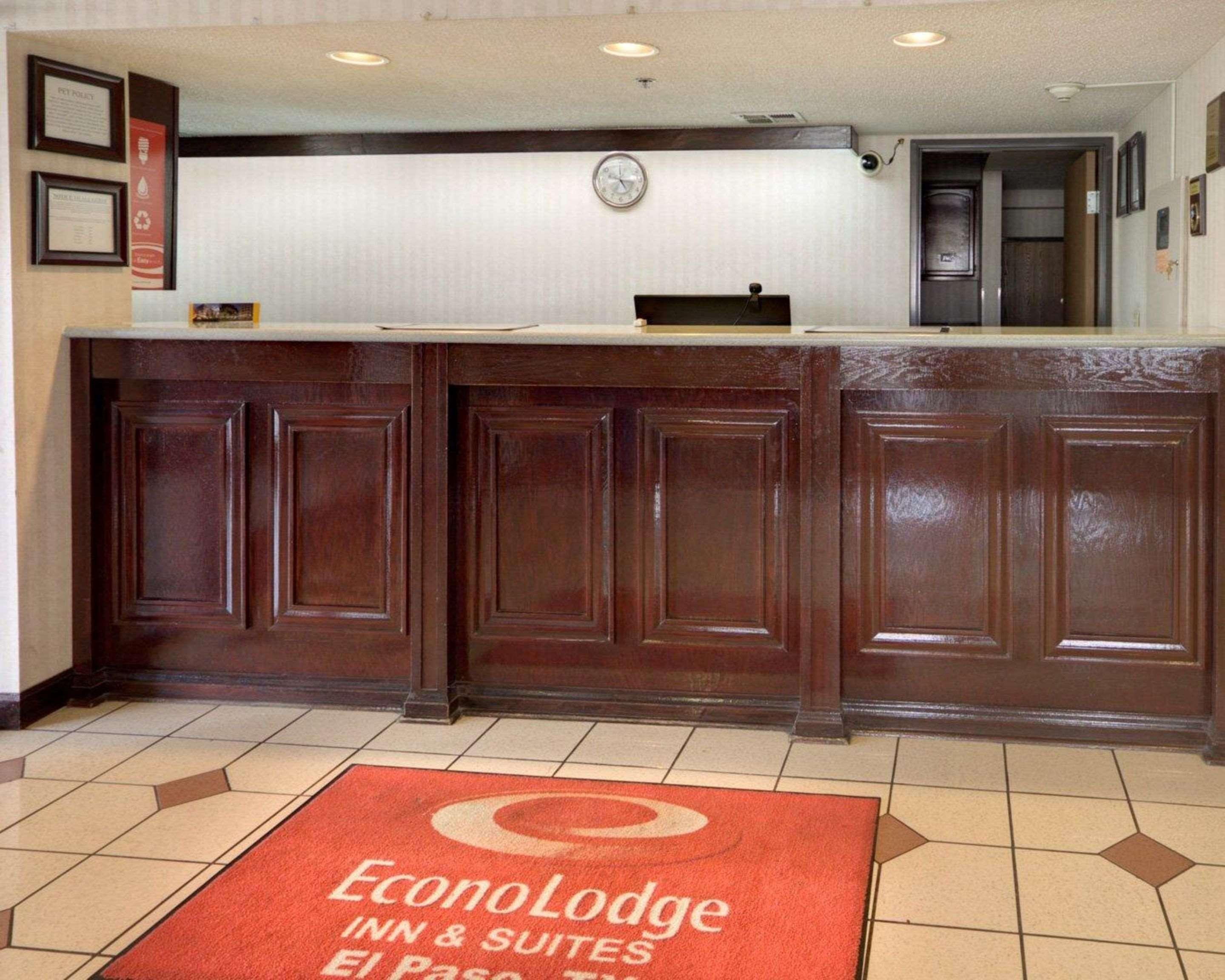 Econo Lodge Inn & Suites El Paso Exterior photo