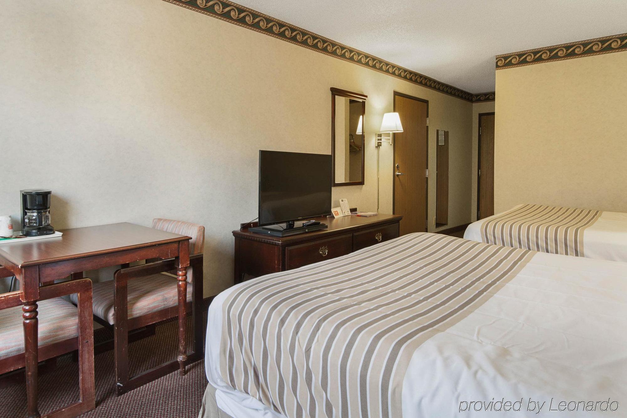 Econo Lodge Inn & Suites El Paso Exterior photo